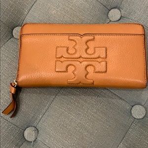 Tory Burch Zippered Wallet
